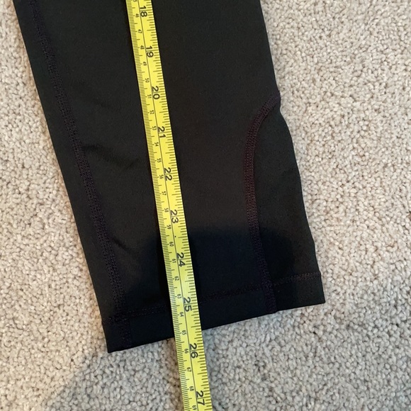 Girls- Nike Pro Black pants. This are not full length. - Picture 5 of 10
